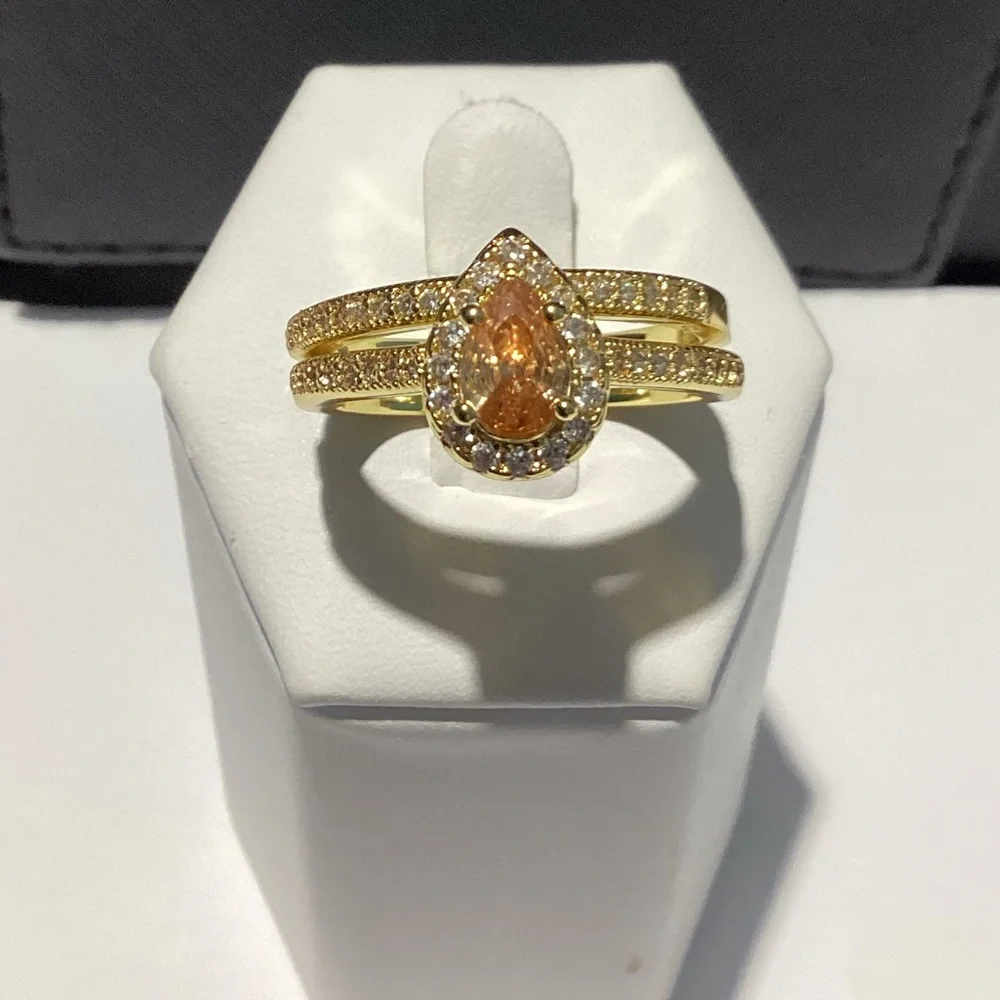- 💋Beautiful 10k Gold Pear Cut WaterDrop Morganite Diamond Halo 2 Piece Set